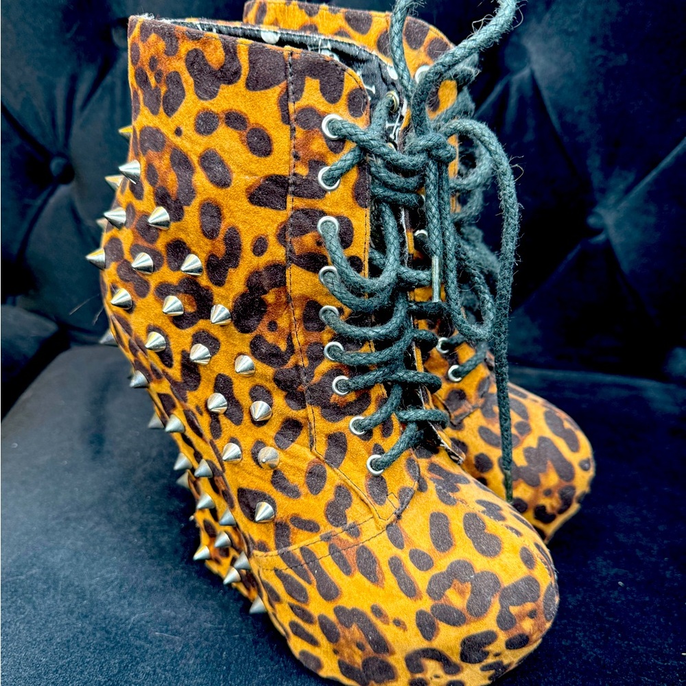 Bettie Page Women's Belladona Combat Boot